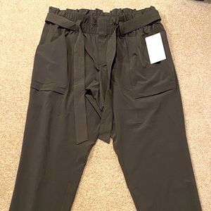 Athleta tapered pant